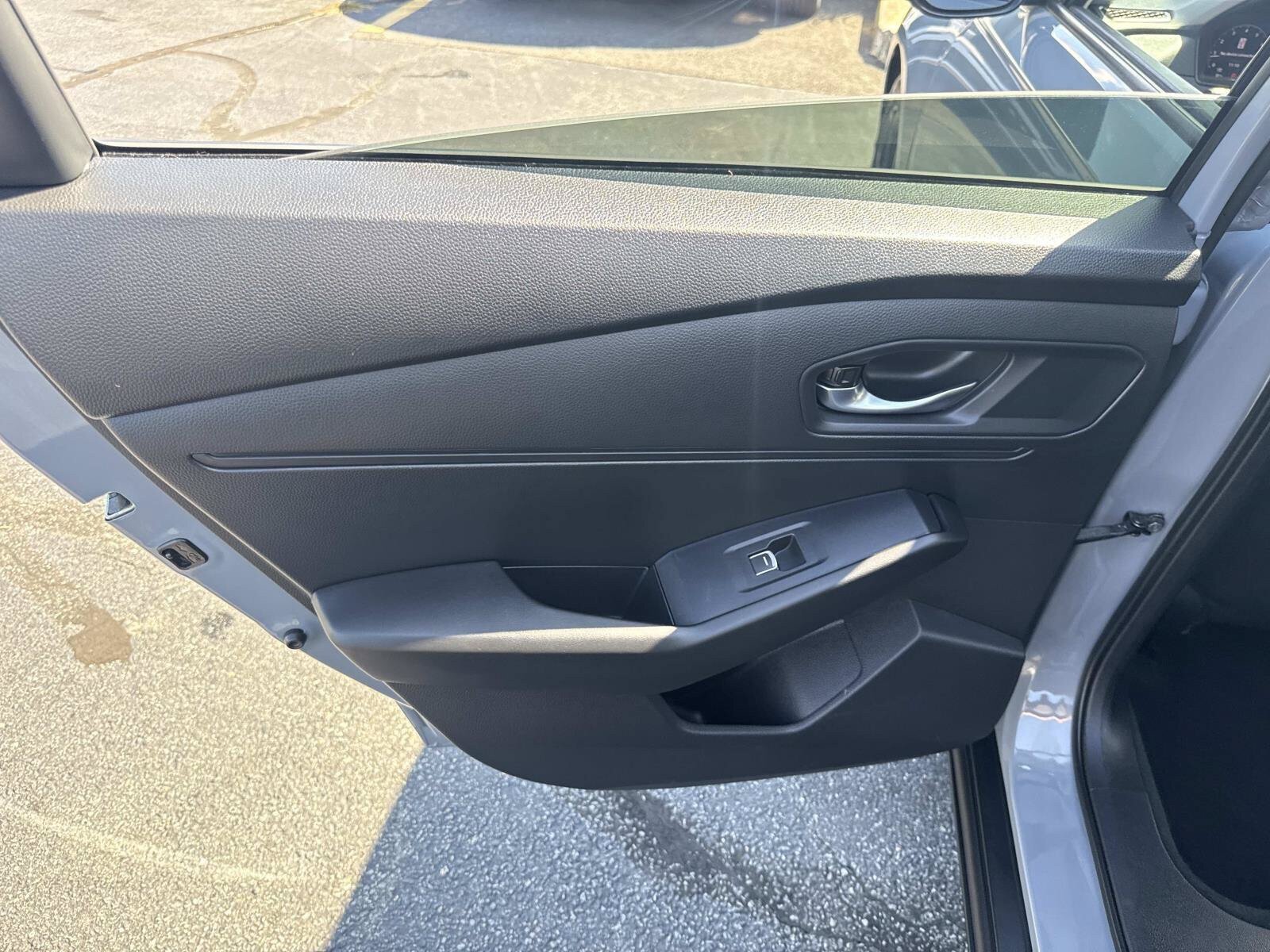 Used 2025 Honda Accord SE image 15