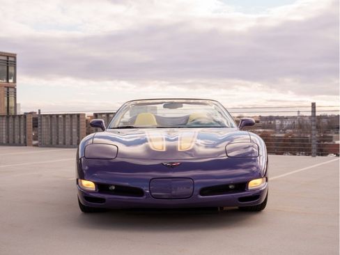 Used 1998 Chevrolet Corvette Convertible w/ Memory Pkg image 2
