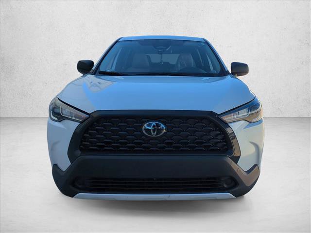 Used 2025 Toyota Corolla Cross L FWD image 2