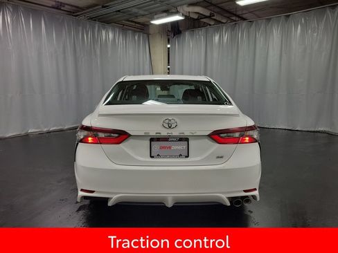 Used 2024 Toyota Camry SE FWD image 7