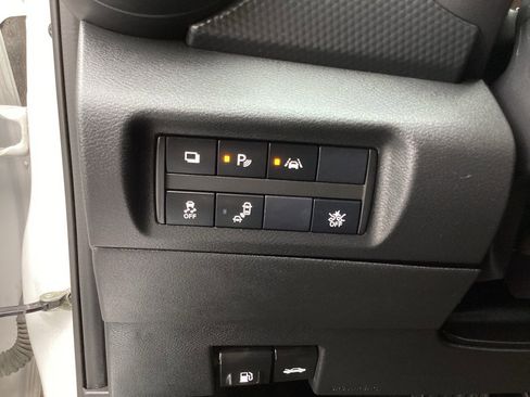 Used 2021 Nissan Kicks S image 27