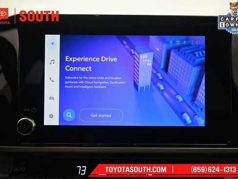 Used 2025 Toyota Camry SE FWD image 13