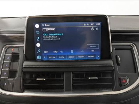 Used 2022 Chevrolet Suburban LT RWD image 30