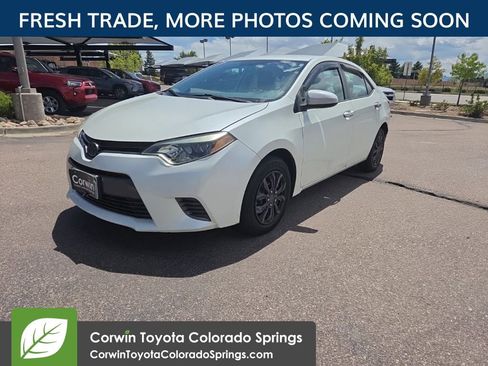 Used 2015 Toyota Corolla LE FWD image 3