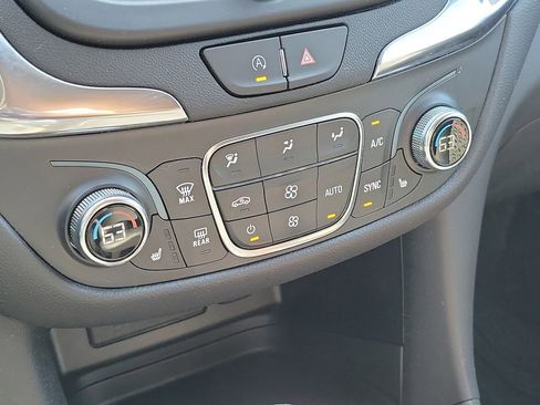 Used 2024 Chevrolet Equinox LT w/ LPO, Floor Liner Package FWD image 31