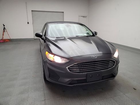 Used 2019 Ford Fusion SE image 14