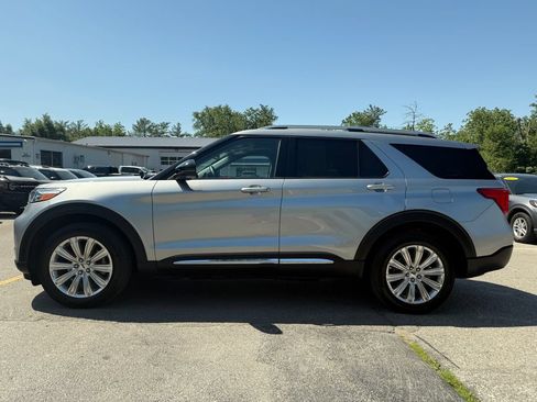 Used 2024 Ford Explorer Limited w/ Limited Technology Package AWD/4WD image 8
