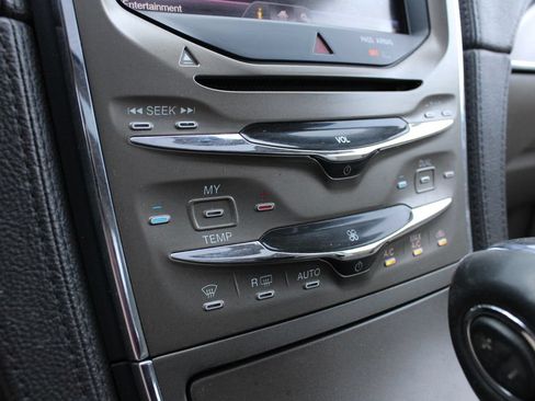 Used 2012 Lincoln MKX AWD image 18
