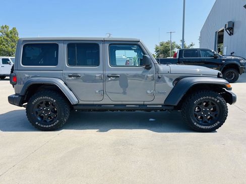 Used 2023 Jeep Wrangler Unlimited w/ Cold Weather Group AWD/4WD image 35