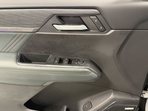 Used 2025 GMC Acadia AT4 w/ Luxury Package image 23