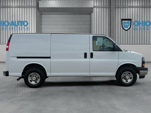Used 2021 Chevrolet Express 3500 w/ Driver Convenience Package RWD image 5