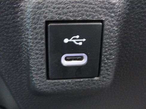 Used 2025 Toyota Corolla LE image 21