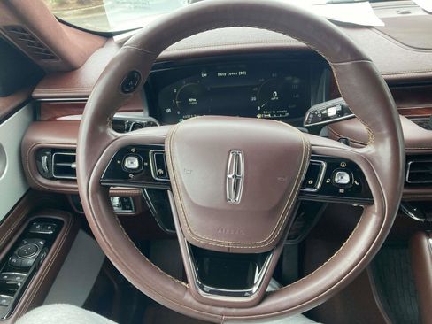 Certified 2023 Lincoln Aviator Black Label w/ Dynamic Handling Package image 33