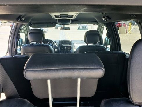 Used 2016 Dodge Grand Caravan R/T FWD image 14