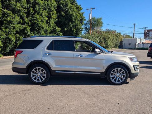 Used 2017 Ford Explorer Limited image 2