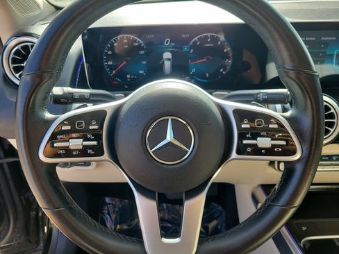 Used 2021 Mercedes-Benz GLB 250 w/ Premium Package image 18
