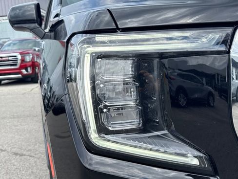 Used 2023 GMC Yukon SLT image 11