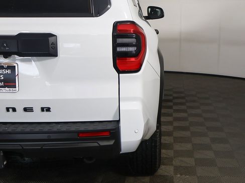 Used 2025 Toyota 4Runner TRD Off-Road image 15