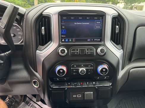 Used 2021 GMC Sierra 1500 SLE image 29