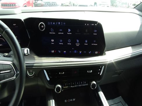 Used 2025 Chevrolet Tahoe LT AWD/4WD image 23