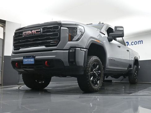 Used 2024 GMC Sierra 2500 AT4 w/ AT4 Premium Plus Package image 6