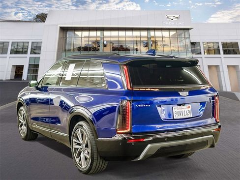 Used 2026 Cadillac Vistiq Sport image 4