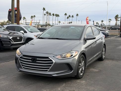Used 2018 Hyundai Elantra SEL image 2
