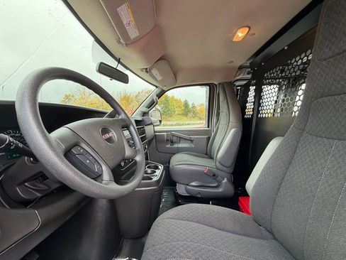 Used 2024 GMC Savana 2500 w/ Driver Convenience Package image 10