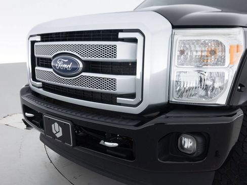 Used 2015 Ford F250 Platinum w/ FX4 Off-Road Package AWD/4WD image 16