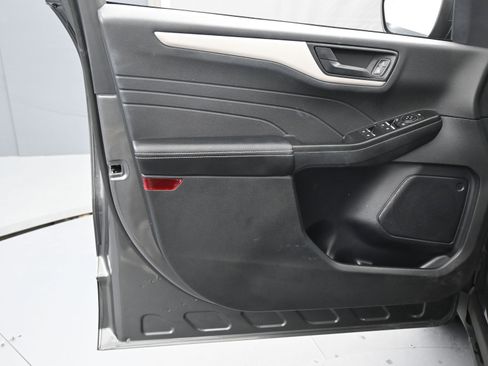 Used 2022 Ford Escape SE w/ Convenience Package image 16