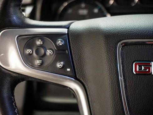 Used 2017 GMC Yukon SLT image 23