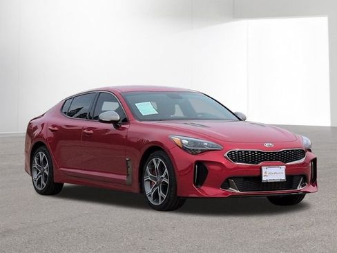 Used 2019 Kia Stinger GT image 3