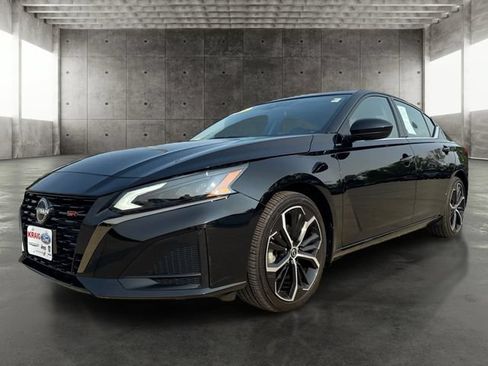 Used 2025 Nissan Altima 2.5 SR FWD image 1