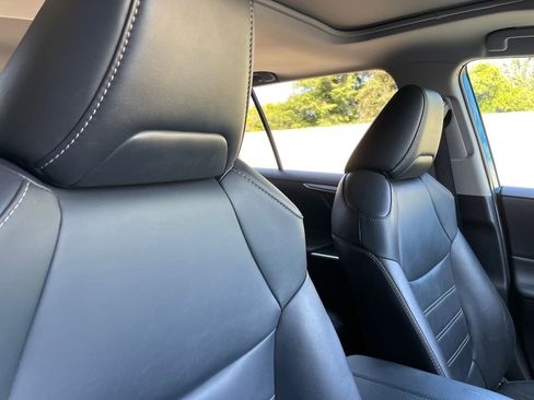 Used 2019 Toyota RAV4 XLE Premium w/ Carpet Mat Package FWD image 23