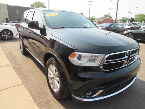 Used 2019 Dodge Durango SXT w/ 3rd Row Seating Group RWD image 4