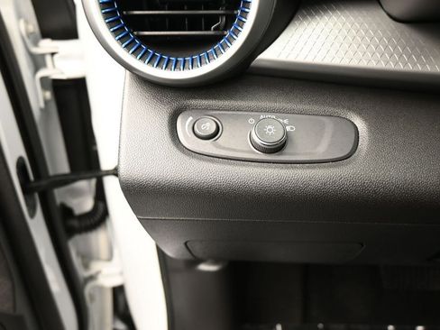 Used 2024 Chevrolet Trax LS FWD image 31