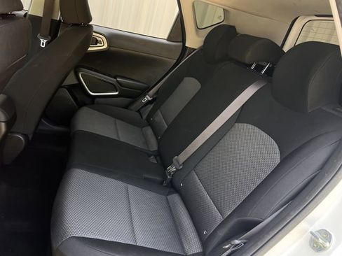 Used 2021 Kia Soul LX image 18
