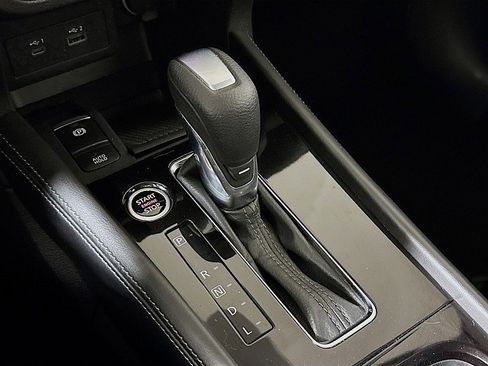 Used 2022 Nissan Kicks SV image 17