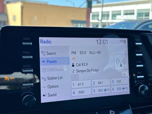 Used 2022 Toyota Sienna XLE image 20