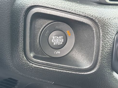 Used 2025 Jeep Wrangler Unlimited Sport AWD/4WD image 9