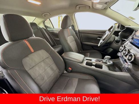 Used 2025 Nissan Sentra SR FWD image 23
