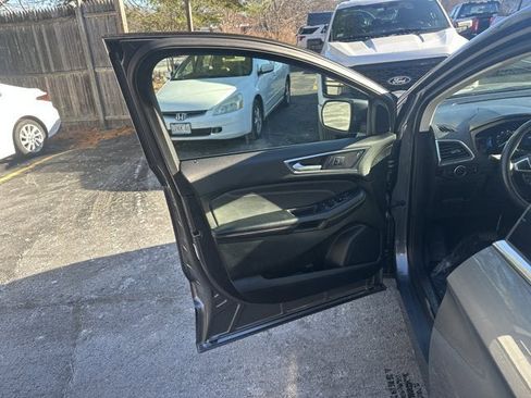 Used 2024 Ford Edge Titanium image 13