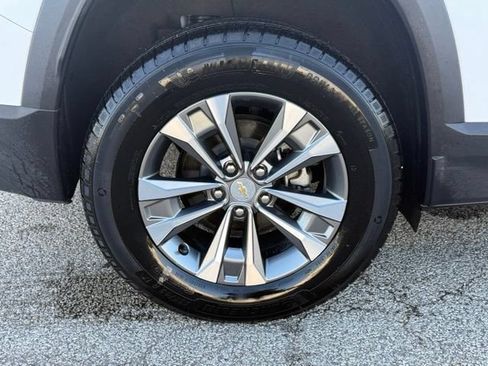 Certified 2025 Chevrolet Equinox LT AWD/4WD image 11
