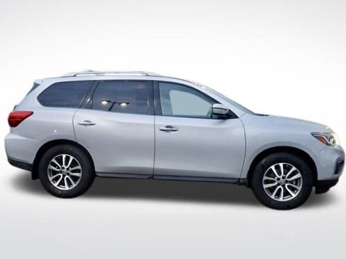 Used 2019 Nissan Pathfinder SV image 12