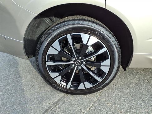 New 2026 Volvo XC60 B5 Plus w/ Protection Package Premier image 7