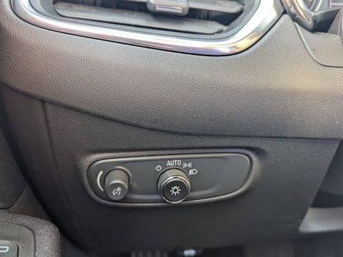 Used 2024 Chevrolet Equinox LS w/ LS Convenience Package FWD image 27