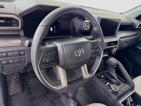 Certified 2025 Toyota 4Runner SR5 AWD/4WD image 10