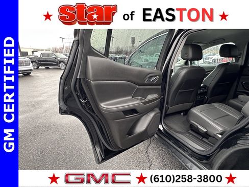 Used 2023 GMC Acadia SLT w/ Technology Package image 23