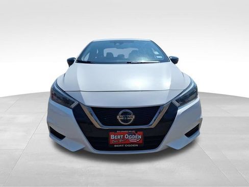 Certified 2022 Nissan Versa SR w/ Lighting Package FWD image 2