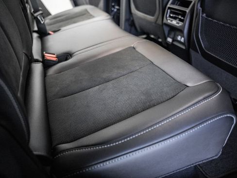 New 2025 Jeep Grand Cherokee Altitude image 30